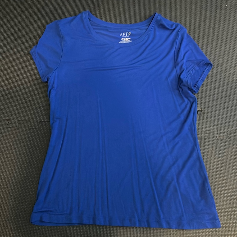 Apt 9 t shirt size medium